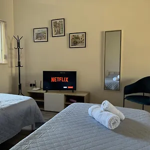 Apartmán Private One Bedroom Close To Airport In, Luqa
